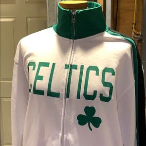 Celtics zipper up